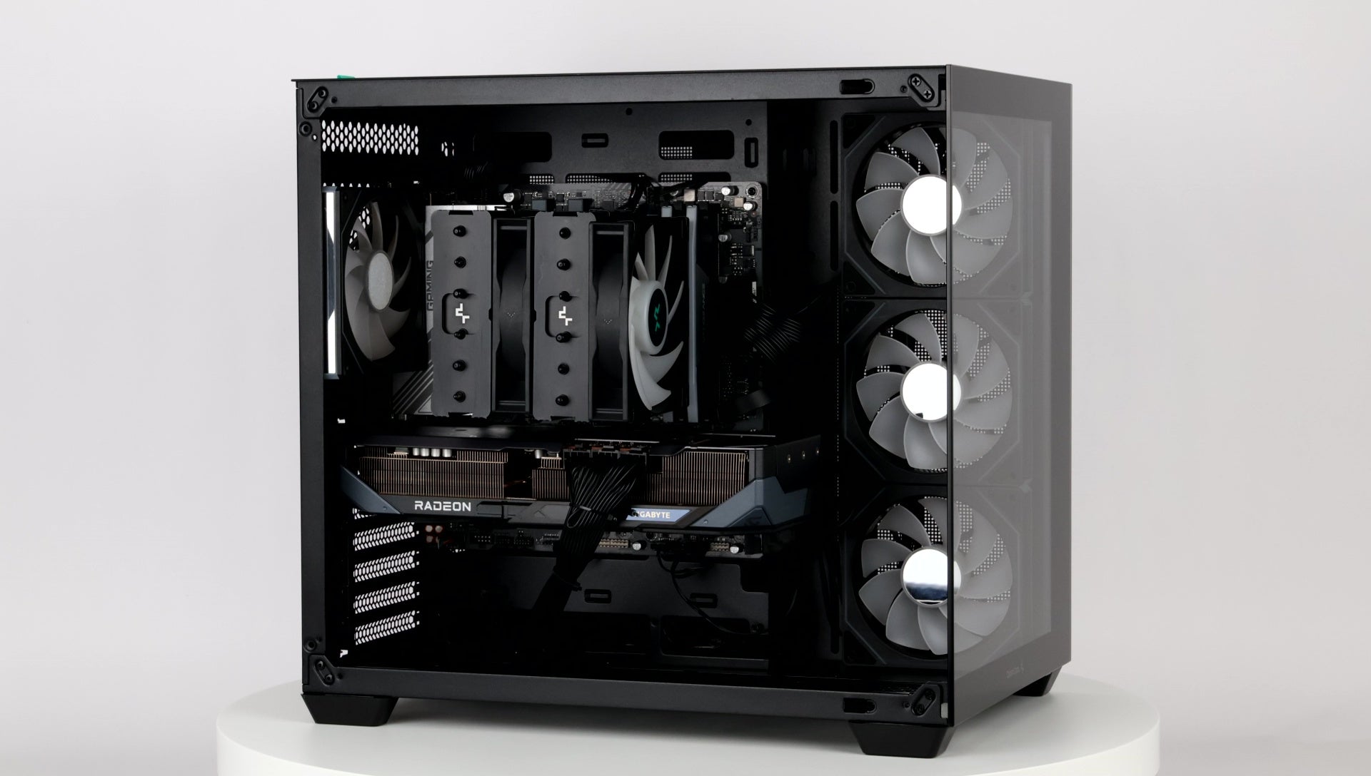 Game PC - RX 9070 XT | Ryzen 7 7800X3D - Tweedehands
