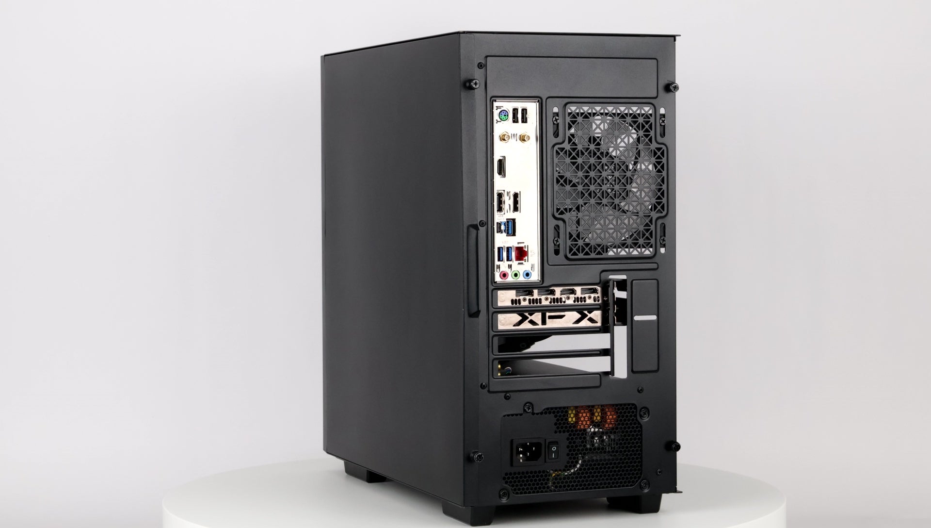 Game PC - RX 6600 | i3 12100F - Tweedehands